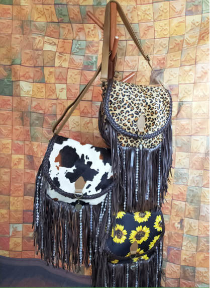 Women's animalier fringed bag