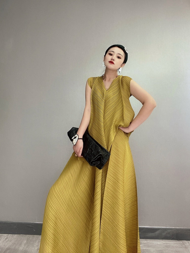 Elegant long dress for women