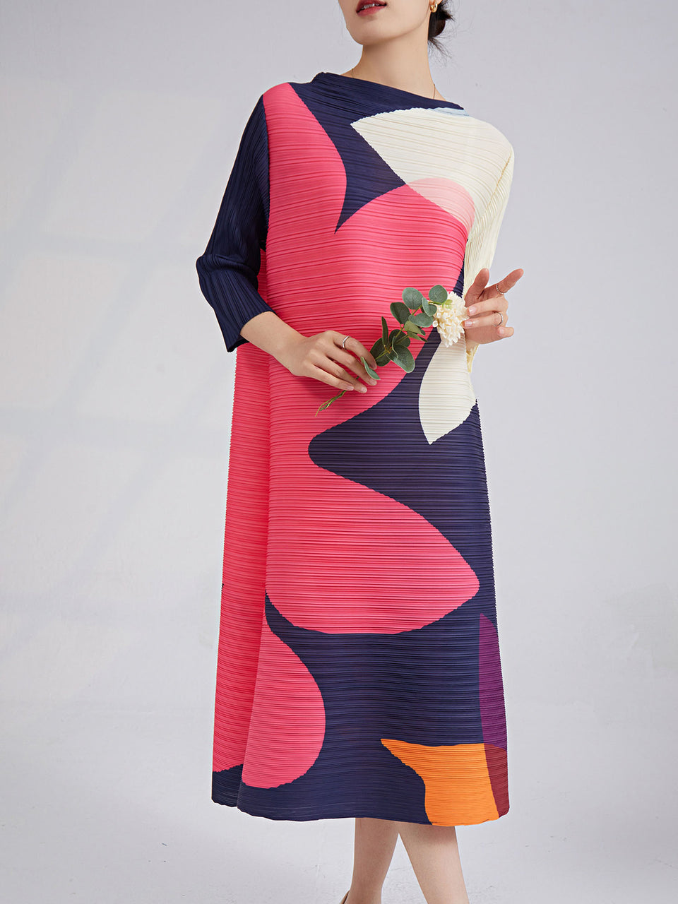 Long patterned curvy dress