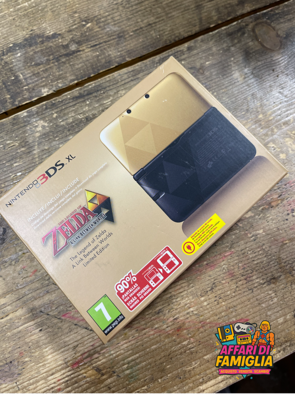 Console Nintendo 3DS XL – The Legend of Zelda: A Link Between Worlds Limited Edition (2013)