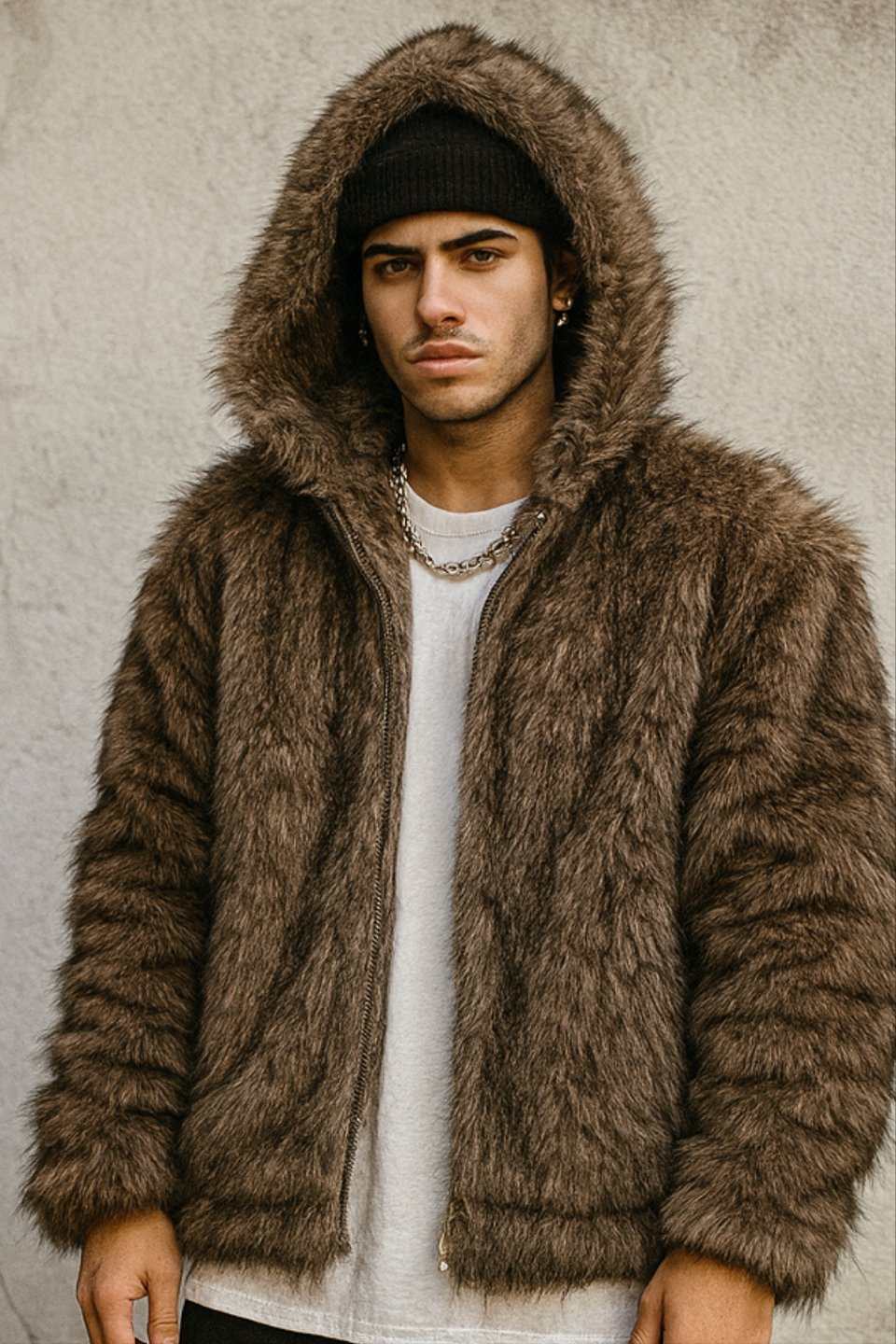 Giubbotto in ecopelliccia marrone con cappuccio